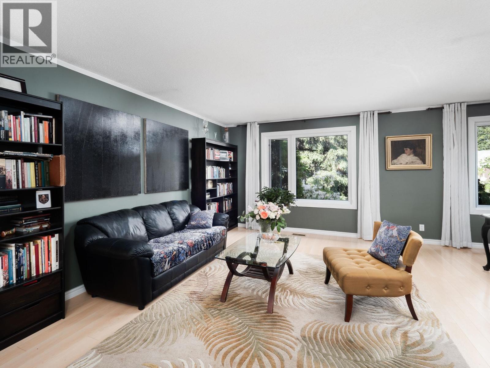 223 KING DRIVE - 18