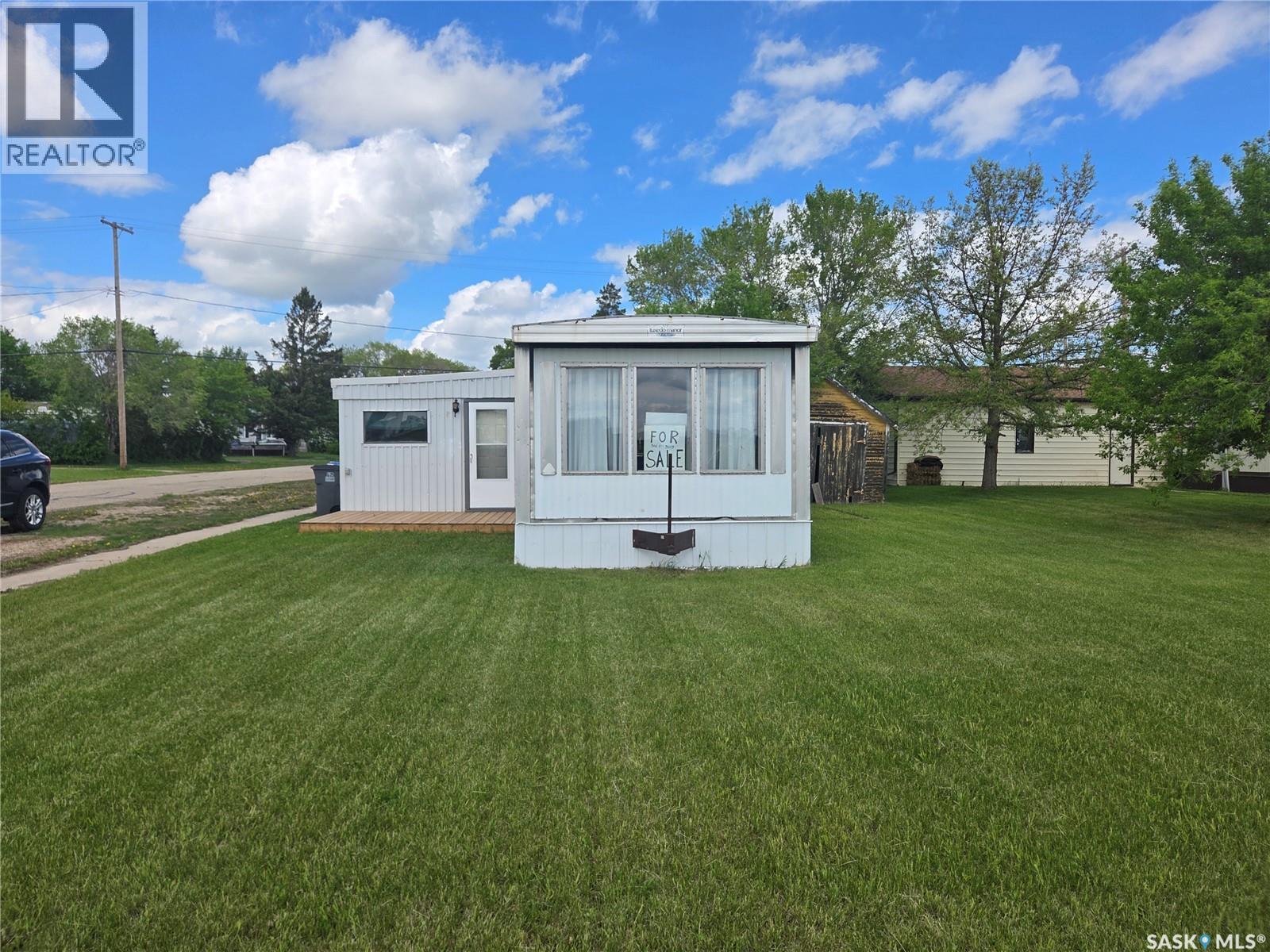 702 Railway AVENUE - 4