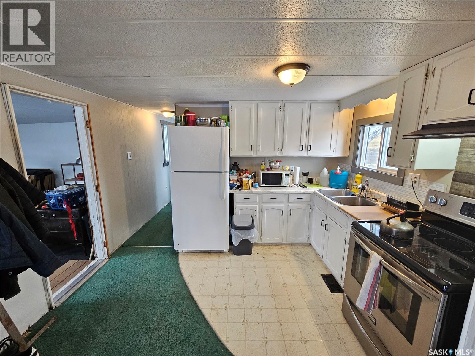 702 Railway AVENUE - 13