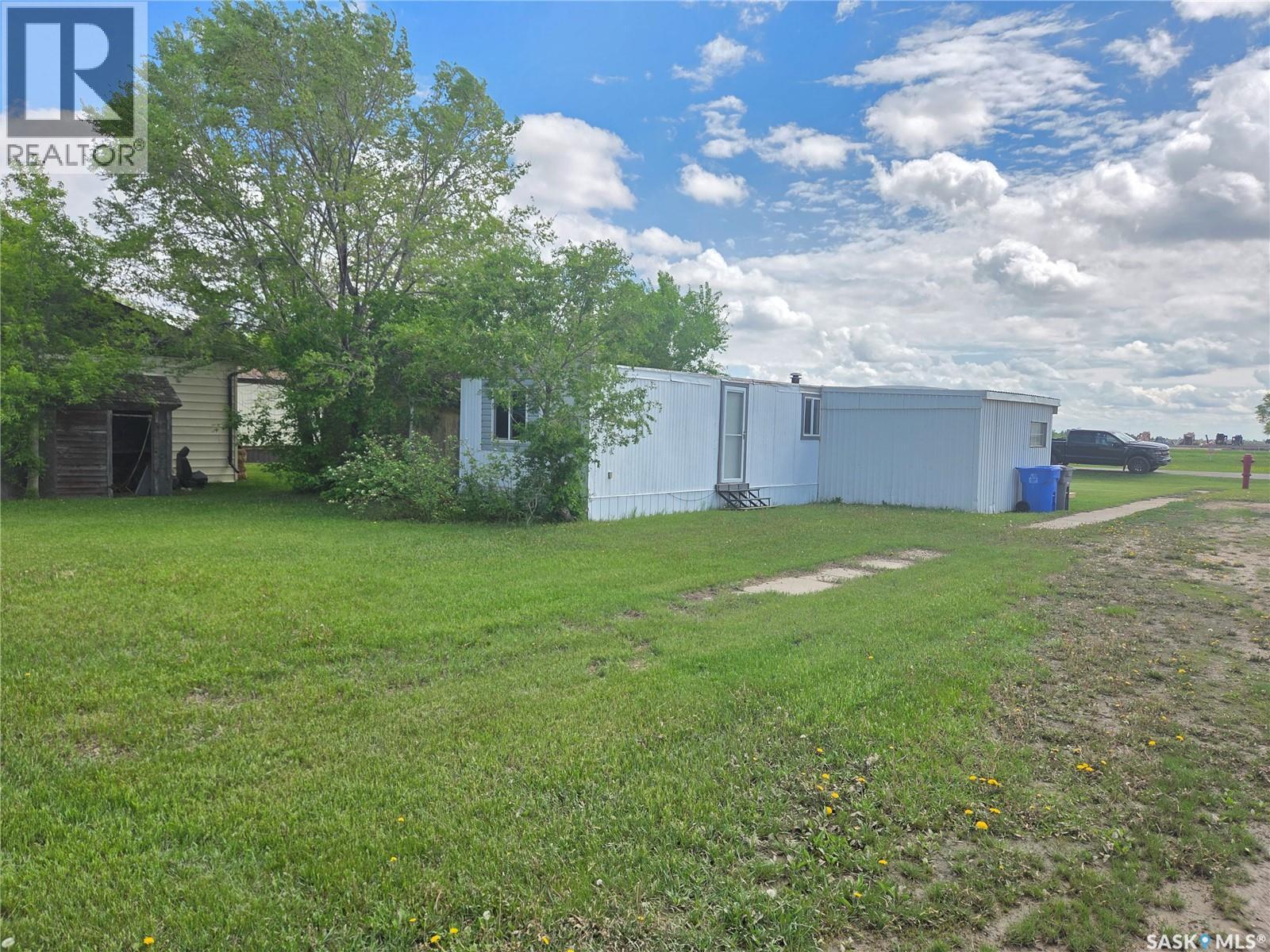 702 Railway AVENUE - 6