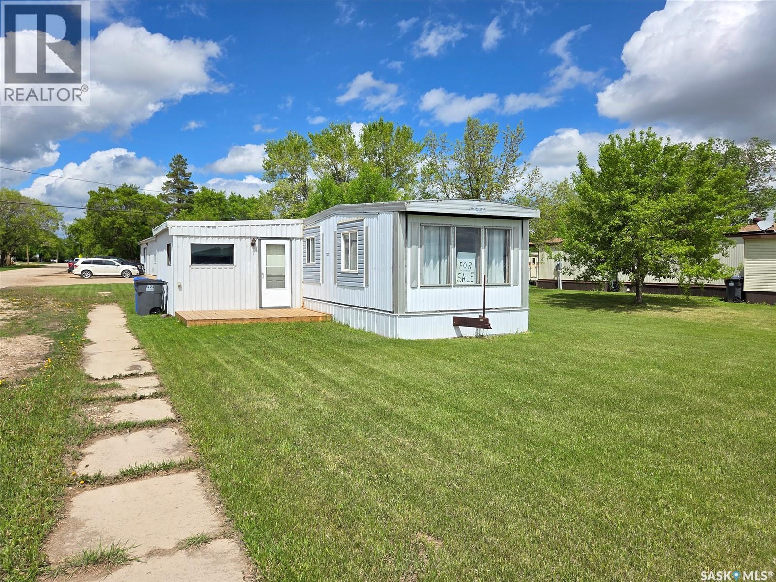 702 Railway AVENUE - 1