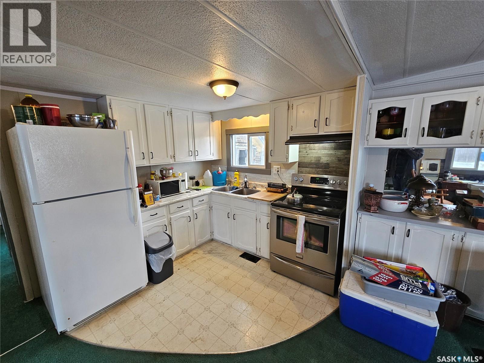 702 Railway AVENUE - 14