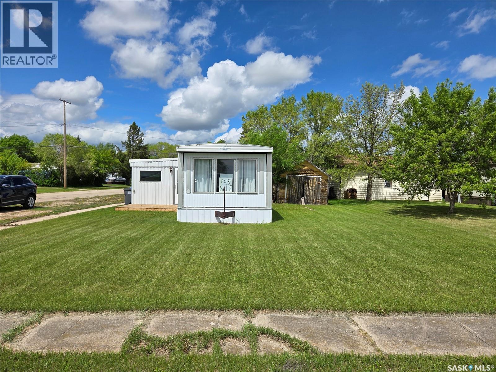 702 Railway AVENUE - 3