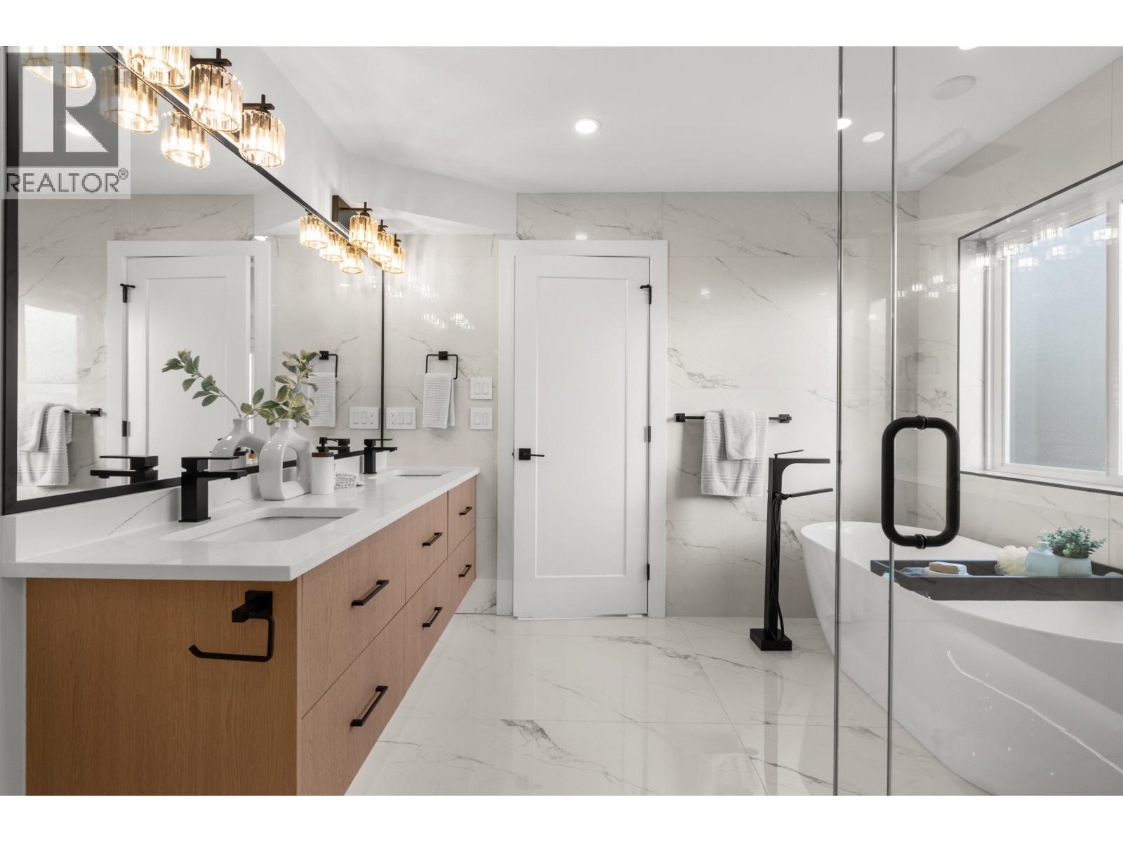 4818 42A Avenue, Ladner