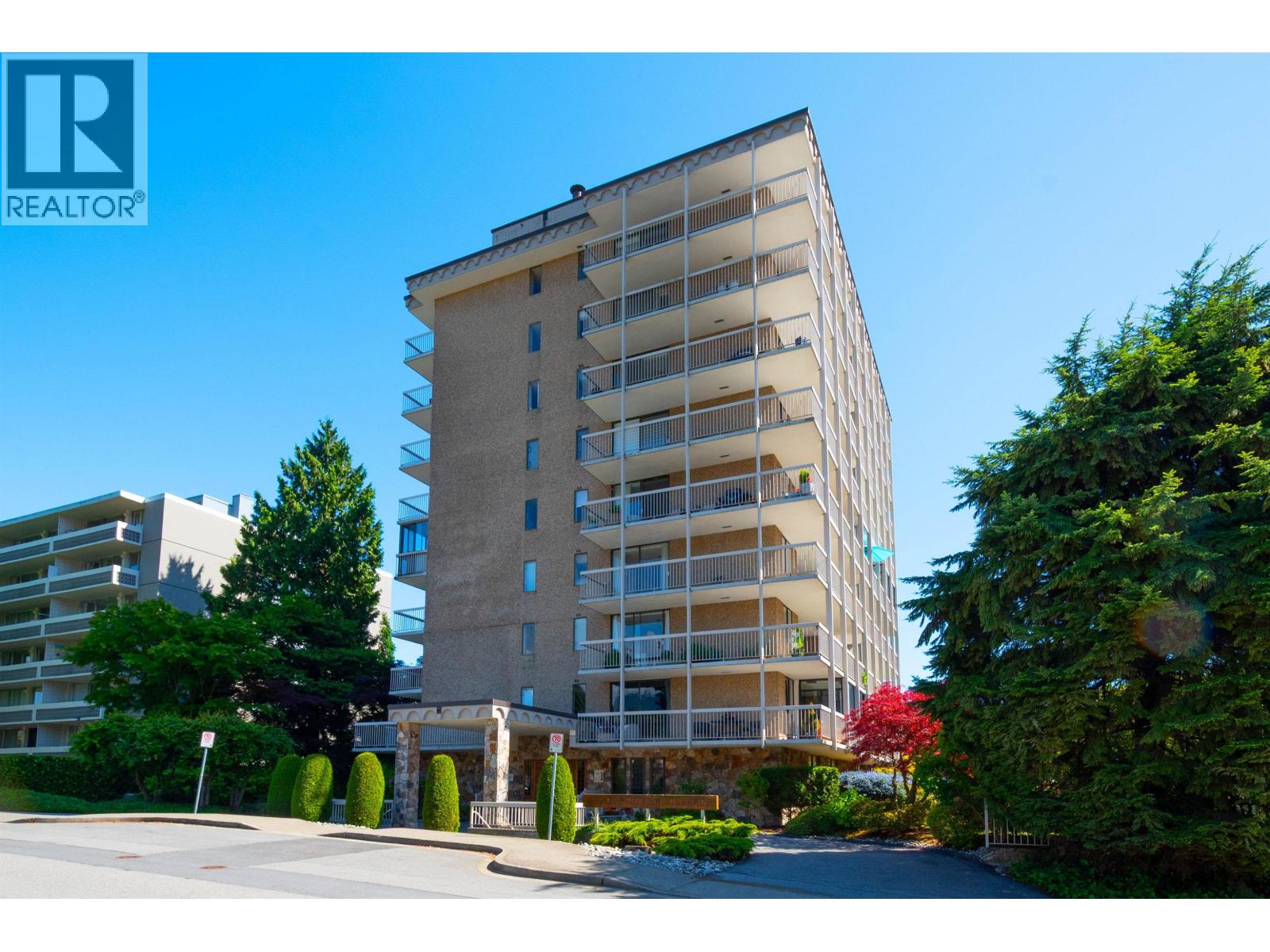 402 1390 DUCHESS AVENUE — main photo