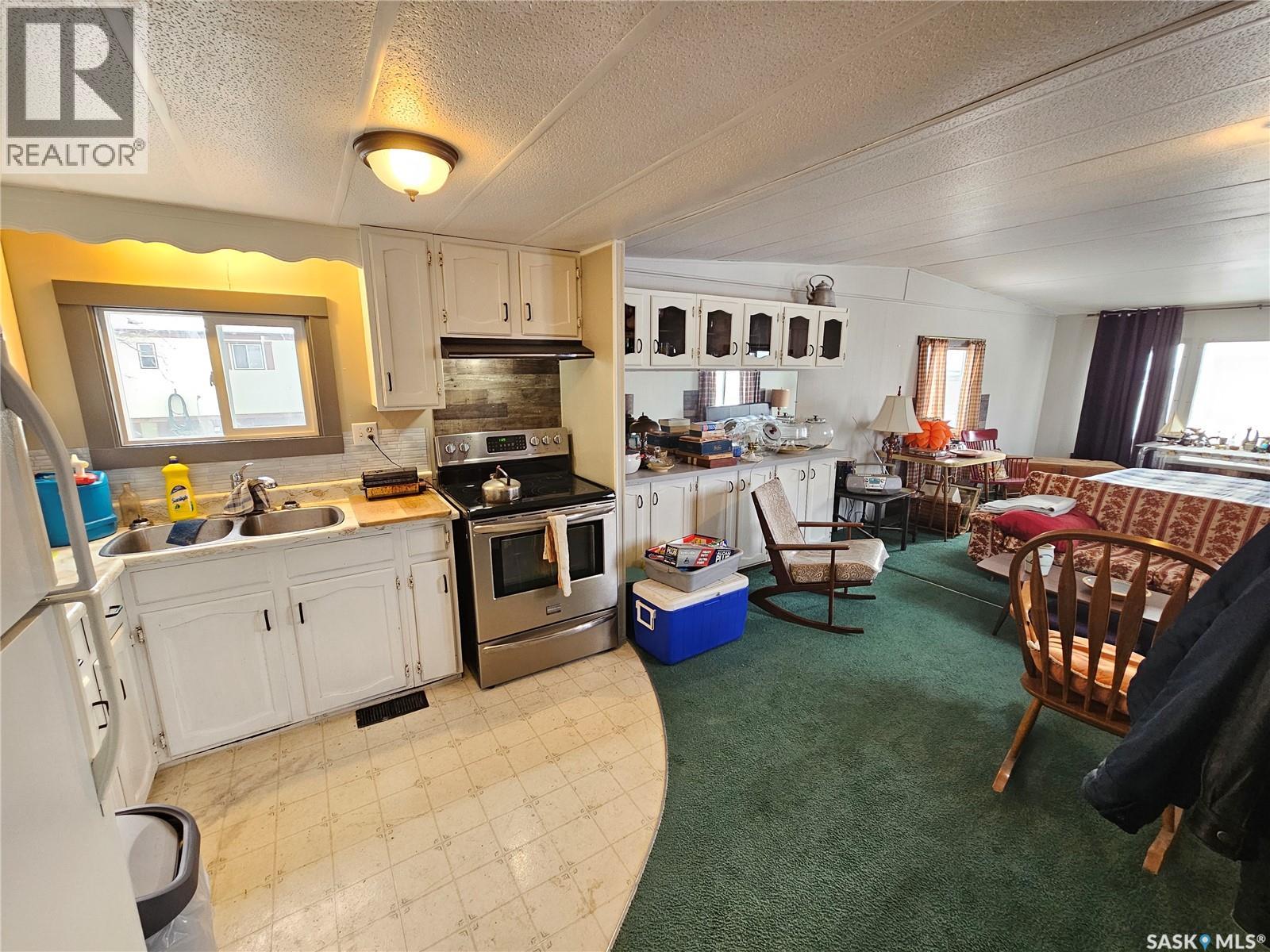 702 Railway AVENUE — photo 15