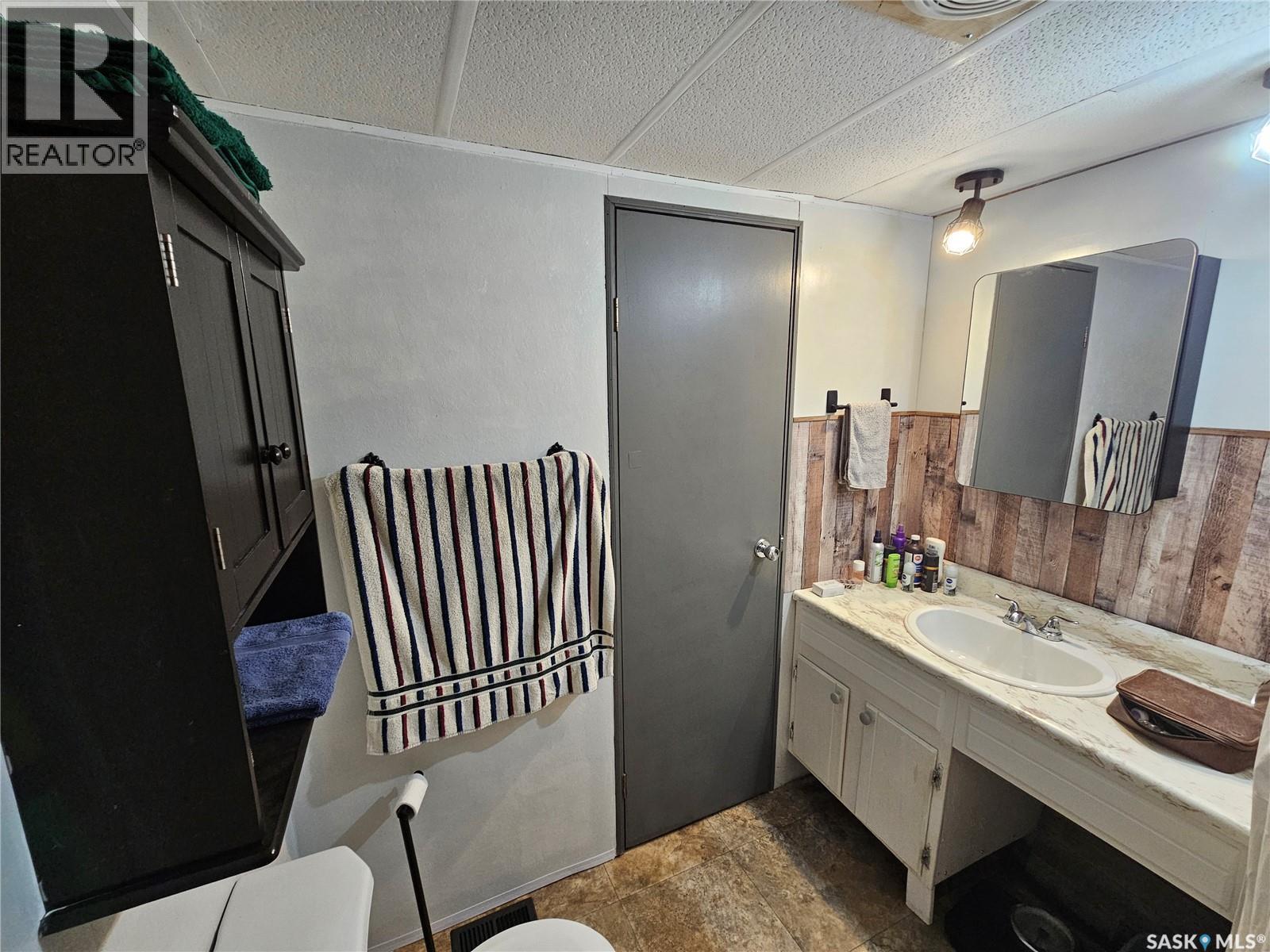 702 Railway AVENUE - 21