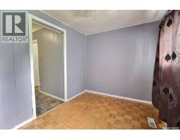 2030 Queen Street, Regina, SK S4T4C1 Photo 8