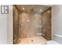 201 Vellore Park Avenue, Vaughan, ON L4H0C3 Photo 41