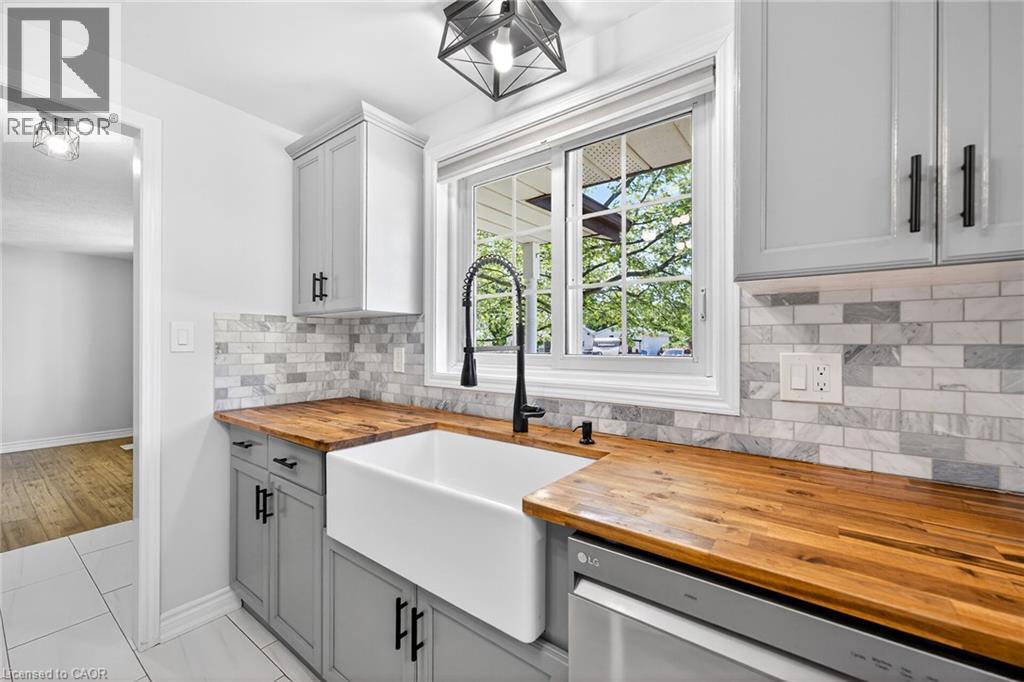 3-bedroom home for sale at 143 FAIRVIEW Avenue E, Dunnville ON · photo 7 of 41