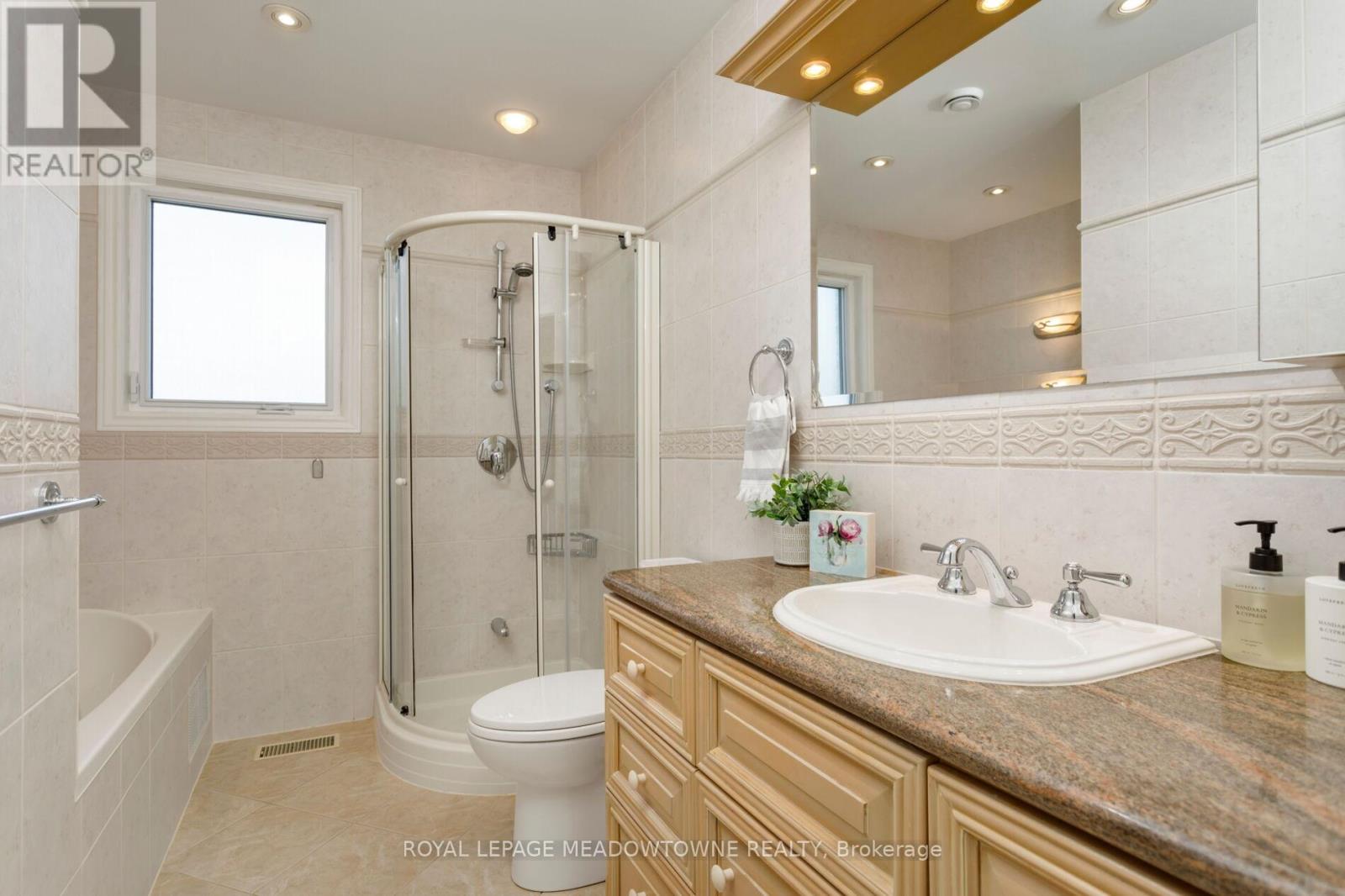 2130 VARENCY DRIVE - 21