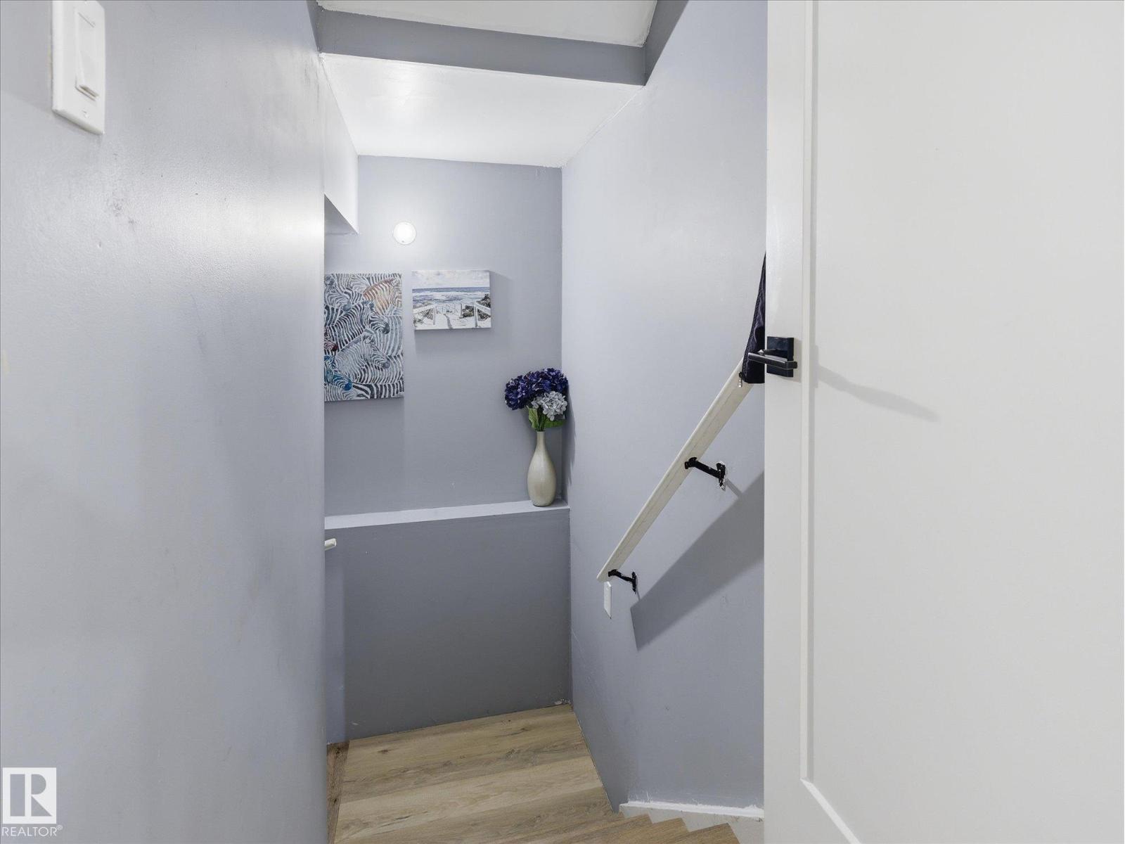 622 ASTORIA WY - 33