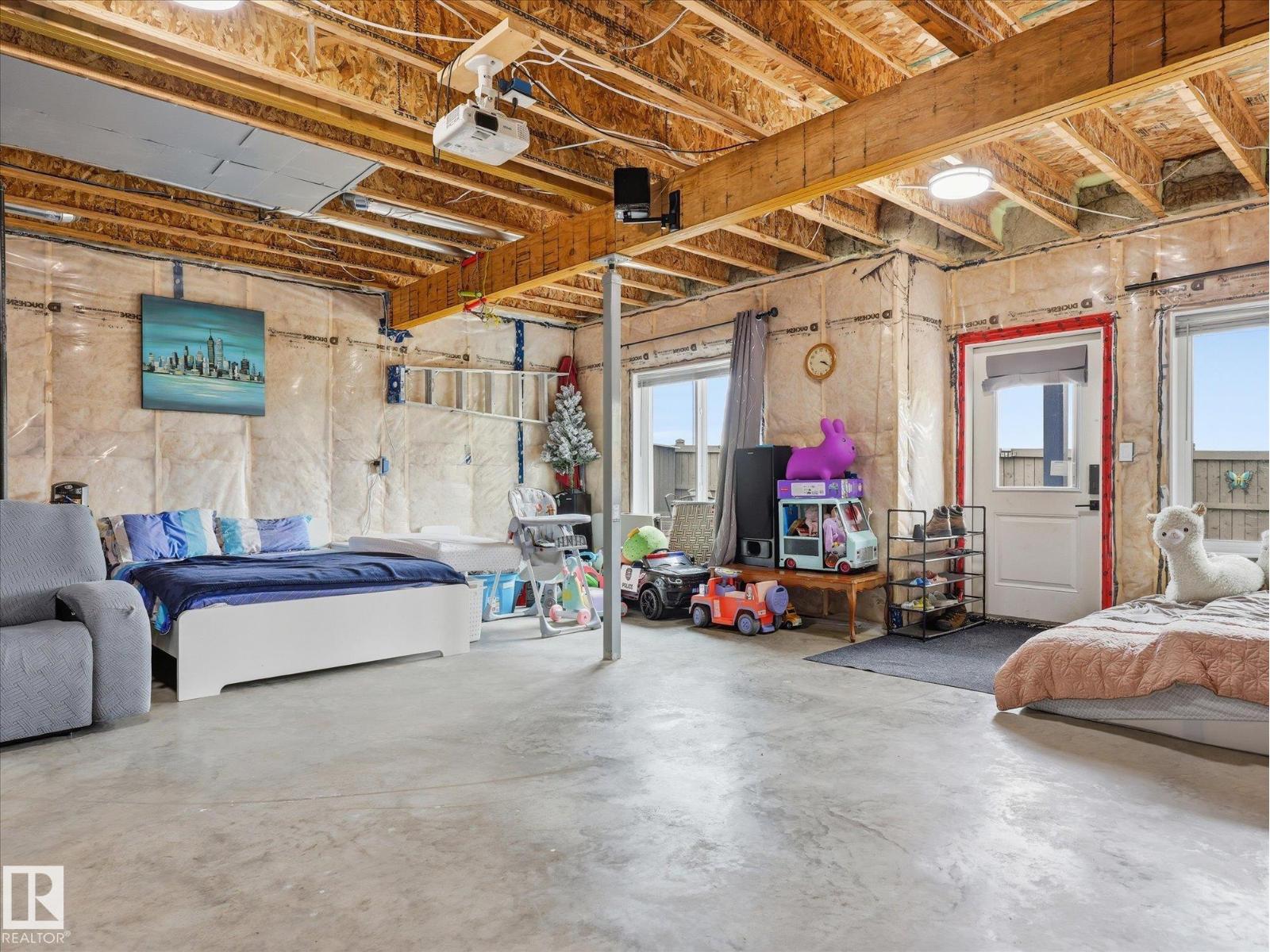 622 ASTORIA WY - 36