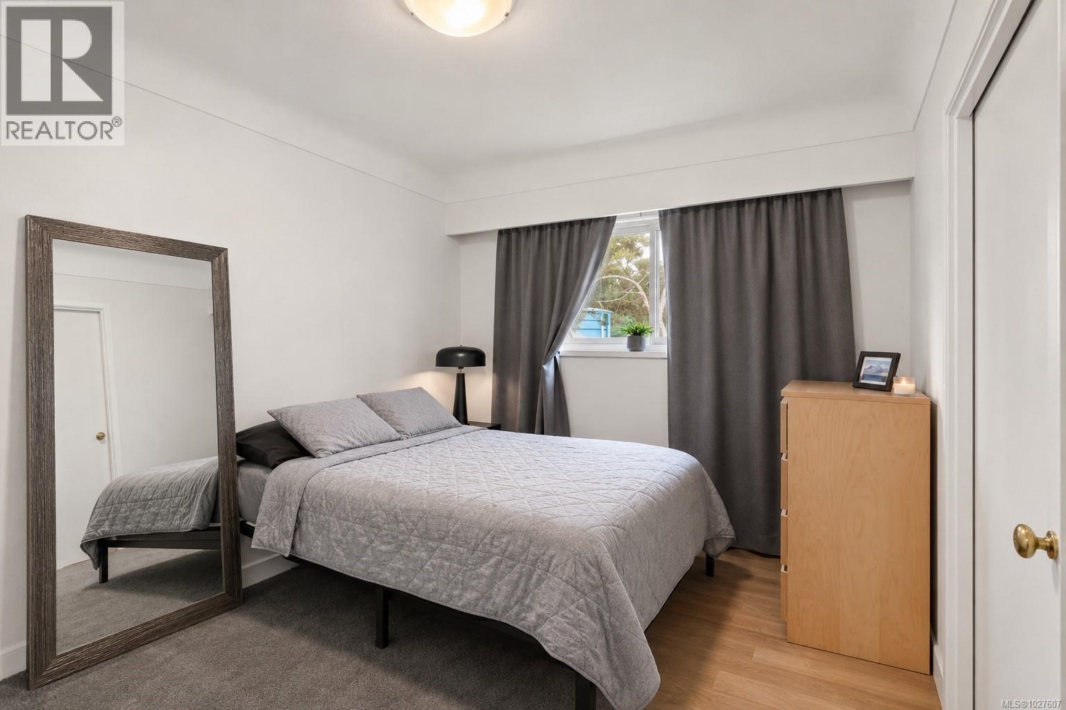 1819 Dunnett Cres - 20