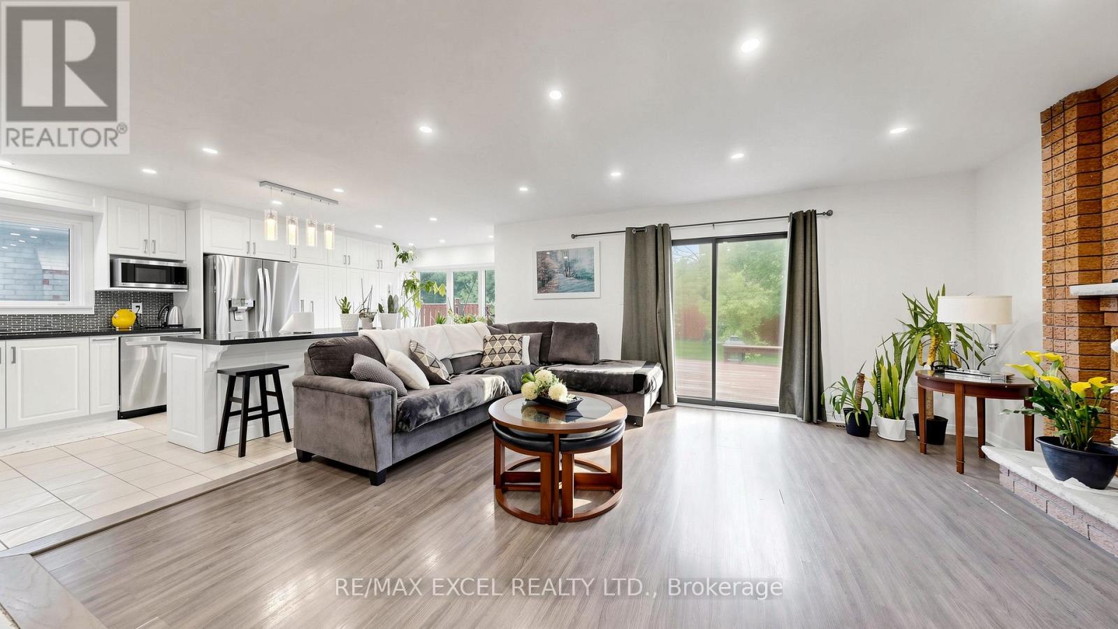 28 HALFWAY AVENUE - 13