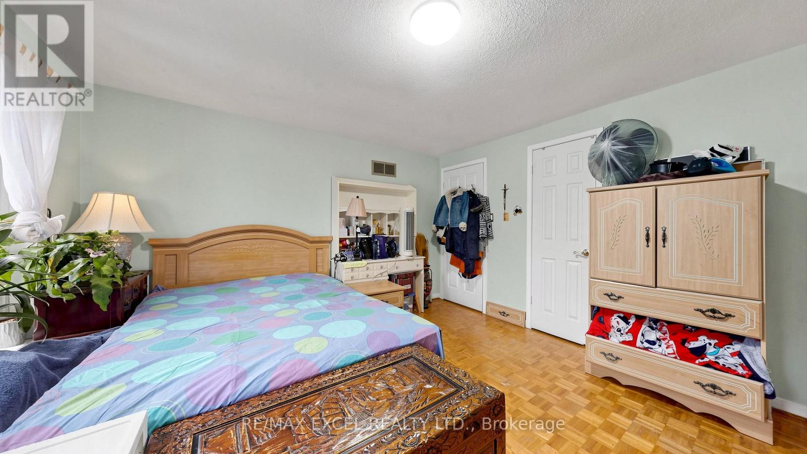 28 HALFWAY AVENUE - 27
