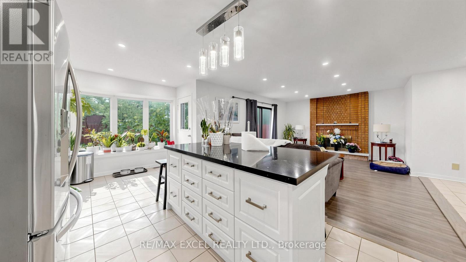 28 HALFWAY AVENUE - 18