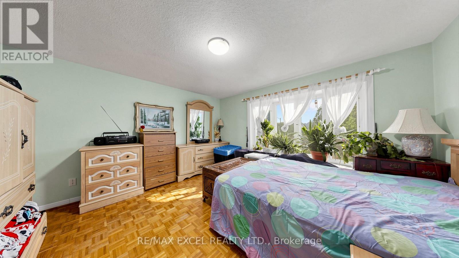 28 HALFWAY AVENUE - 28