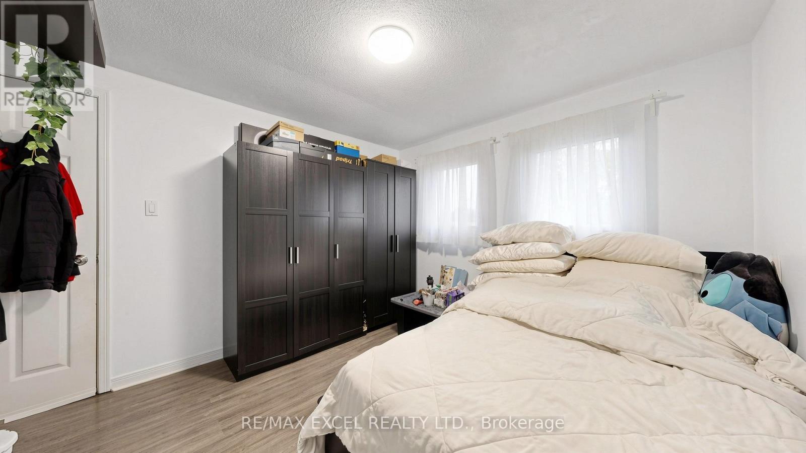 28 HALFWAY AVENUE - 36