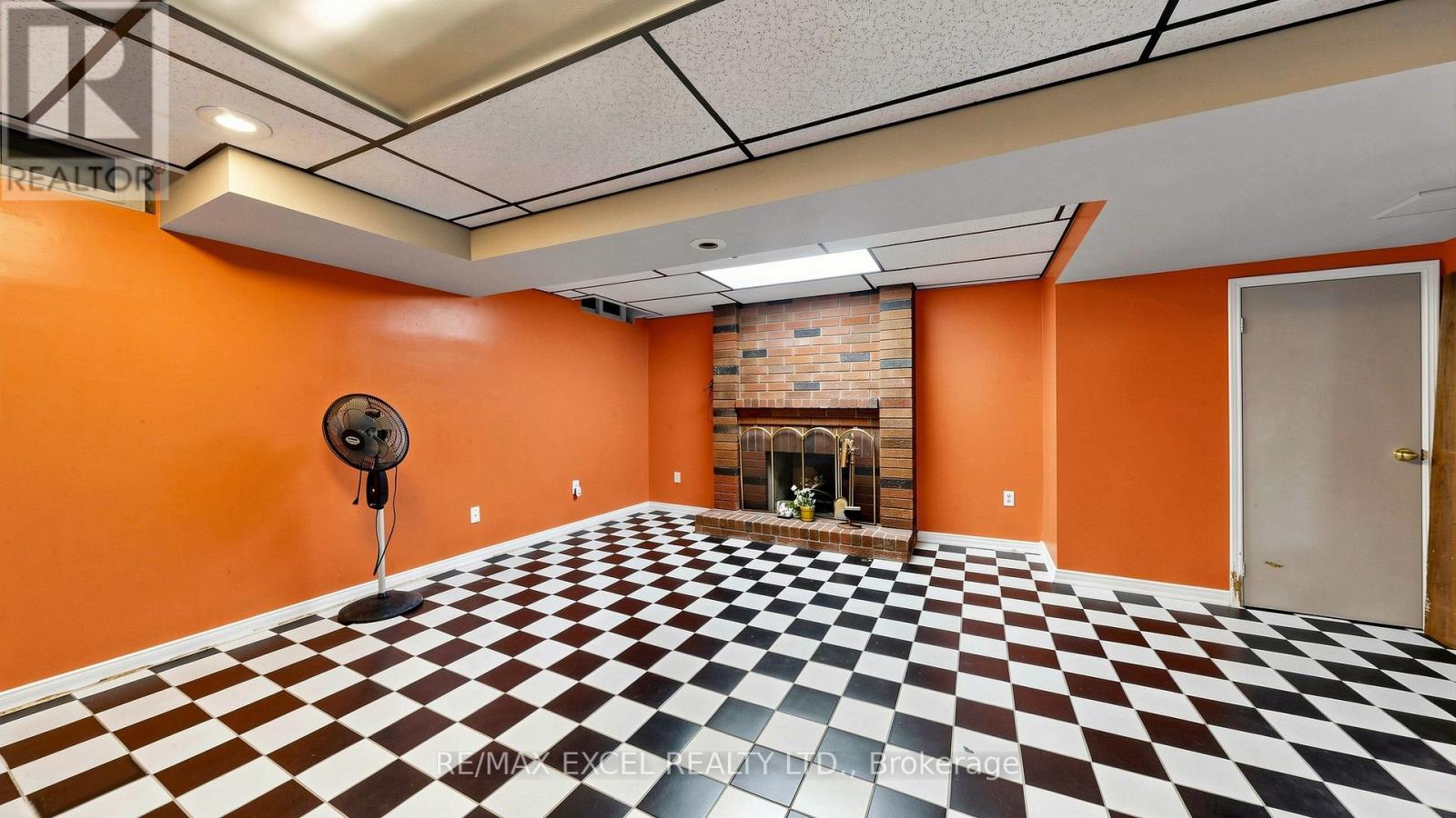 28 HALFWAY AVENUE - 39