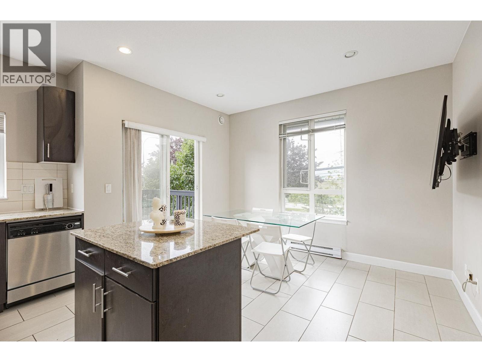 32 9551 FERNDALE ROAD, Richmond