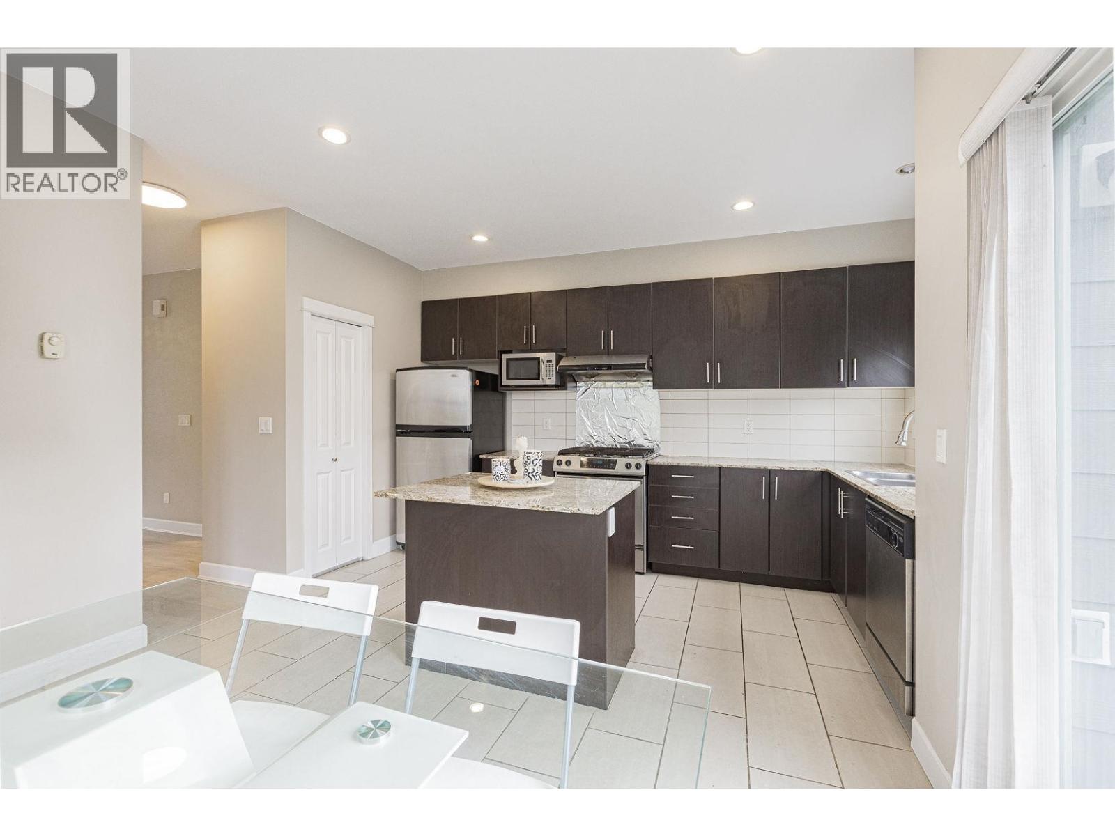 32 9551 FERNDALE ROAD, Richmond