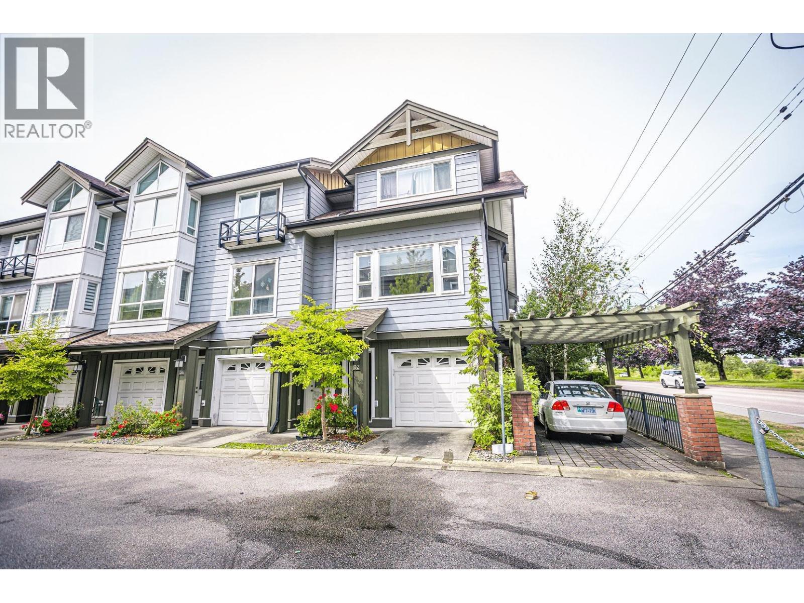 32 9551 FERNDALE ROAD, Richmond