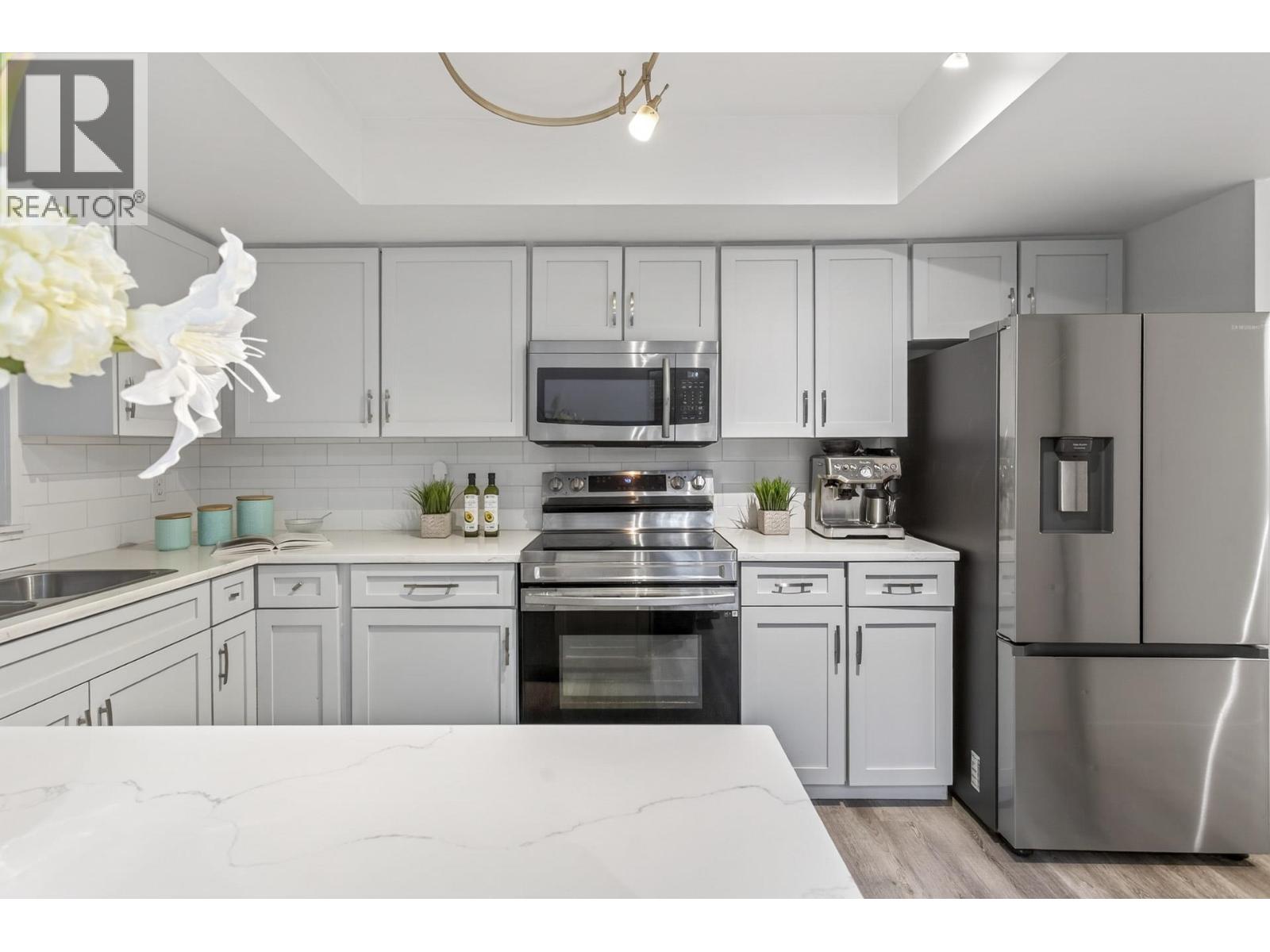 8218 FOREST GROVE DRIVE, Burnaby