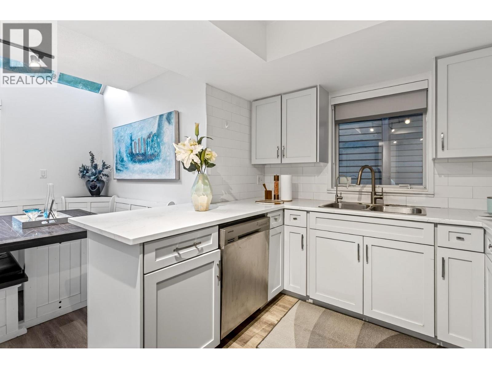 8218 FOREST GROVE DRIVE, Burnaby