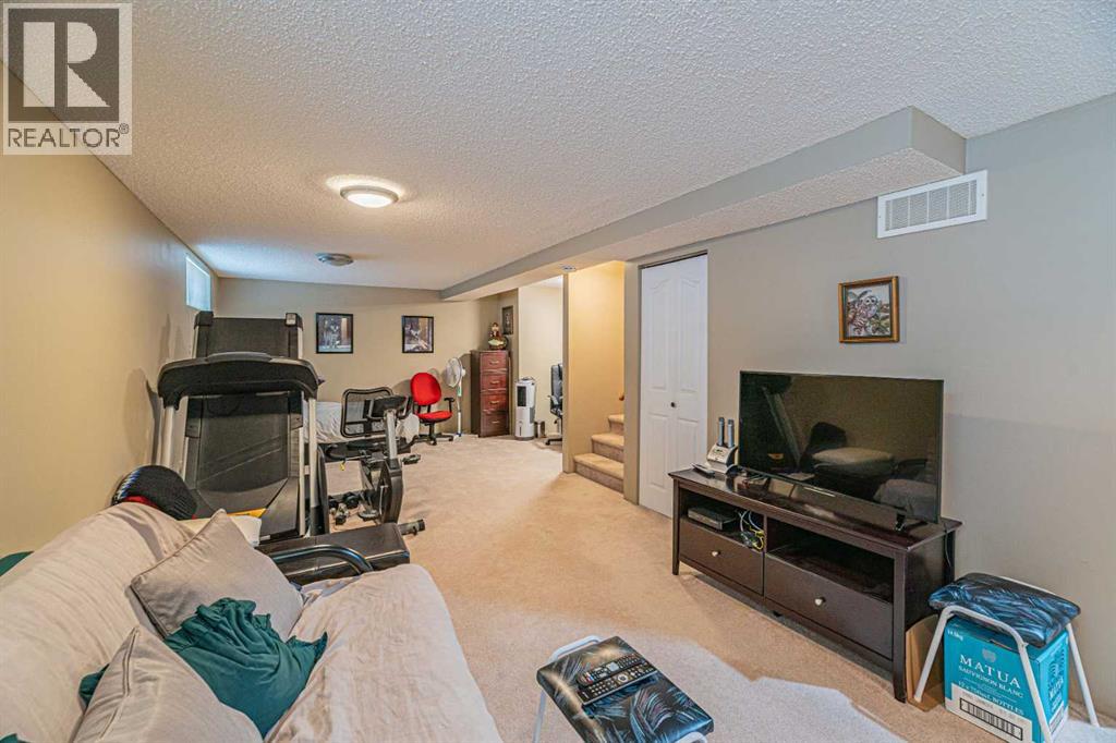 259 Carmel Close NE - 33