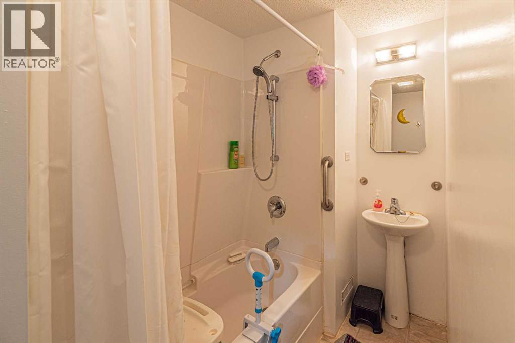 259 Carmel Close NE - 36