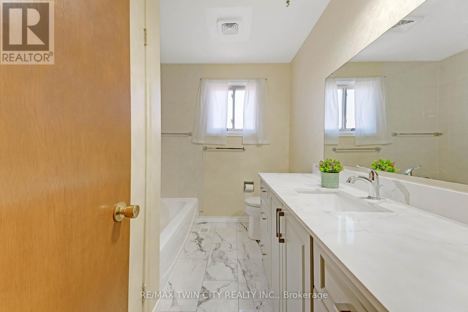 402 LAKEVIEW DRIVE - 19
