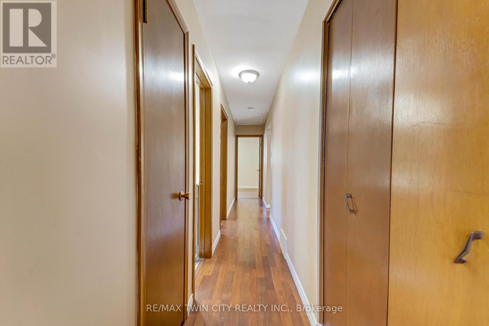 402 LAKEVIEW DRIVE - 20