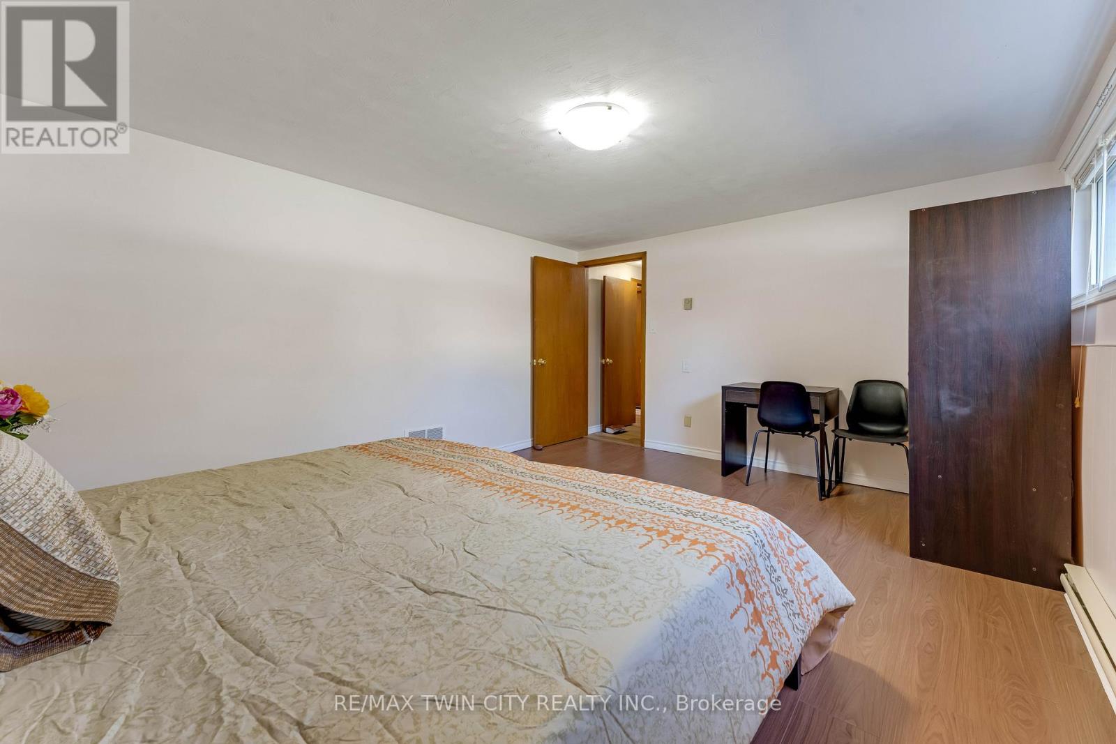 402 LAKEVIEW DRIVE - 26