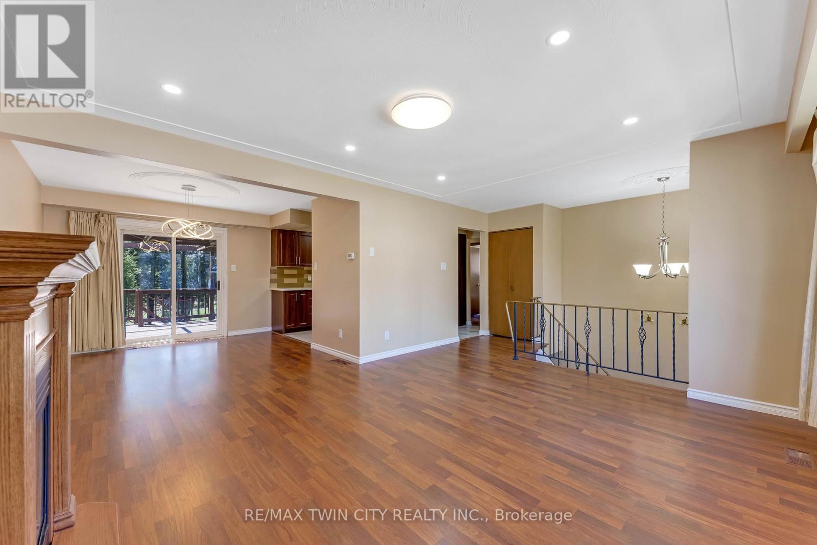 402 LAKEVIEW DRIVE - 4