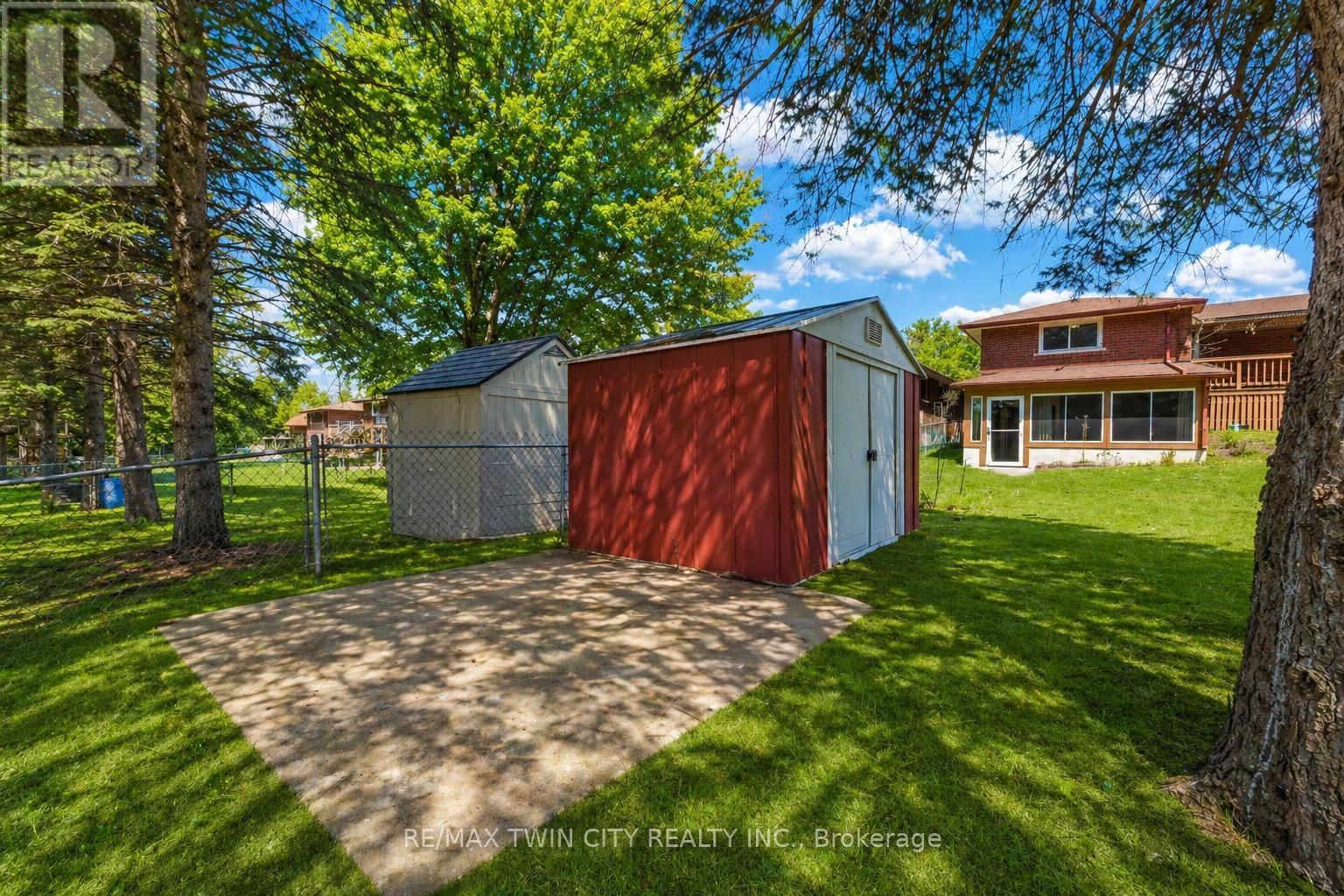 402 LAKEVIEW DRIVE - 41