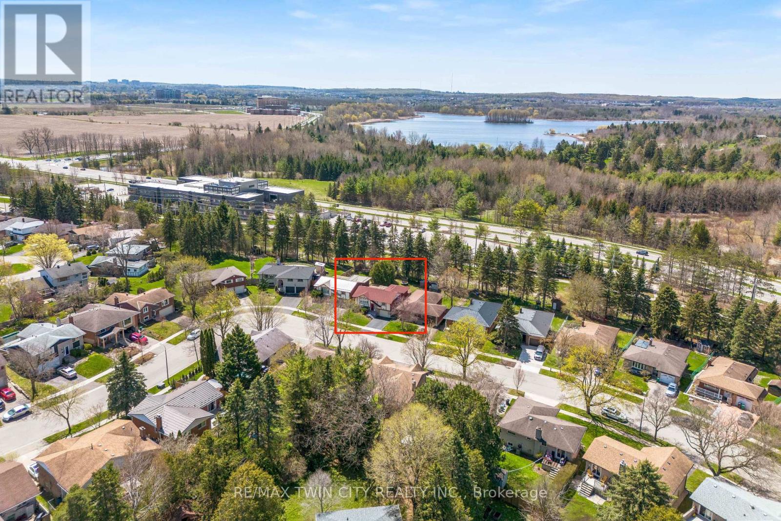 402 LAKEVIEW DRIVE - 46