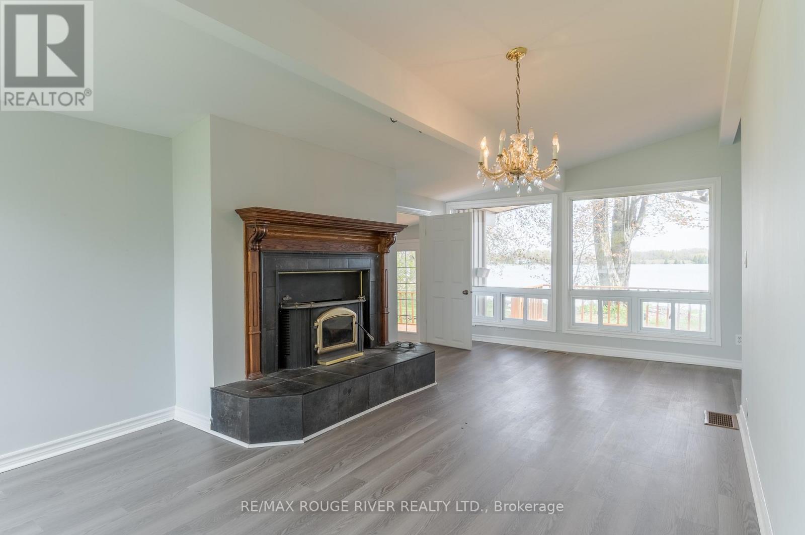 30 EDGEWATER DRIVE - 12