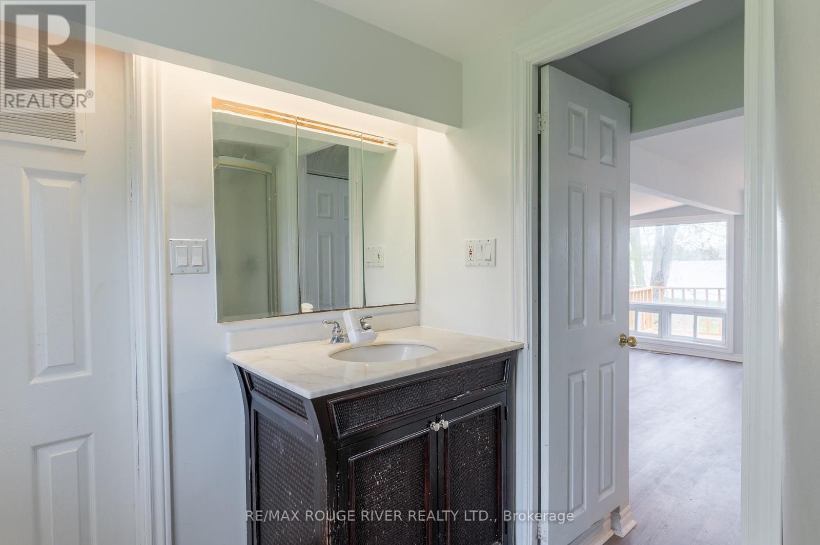 30 EDGEWATER DRIVE - 16