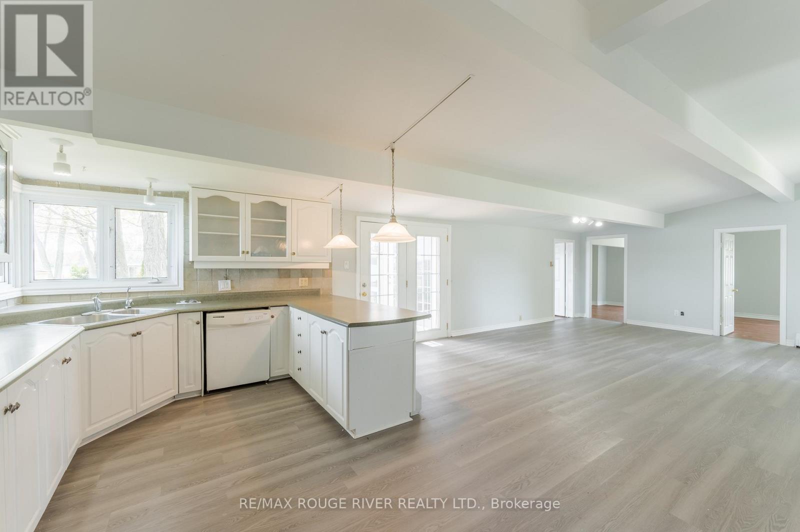 30 EDGEWATER DRIVE - 8