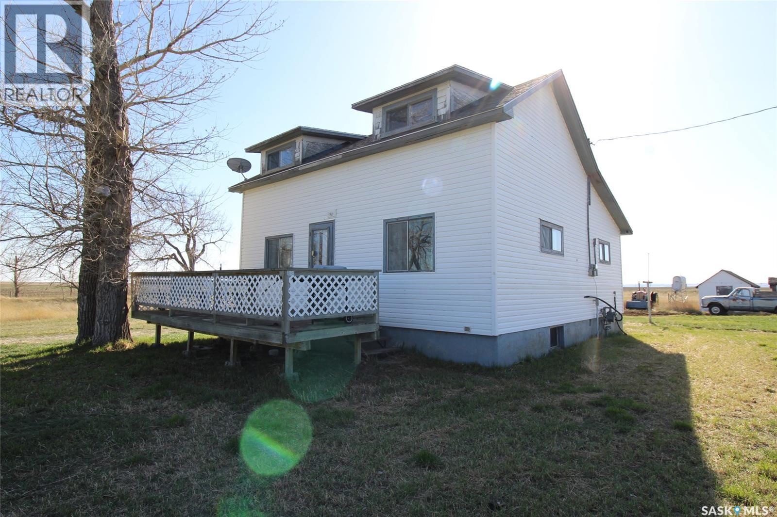 710 Railway AVENUE - 1