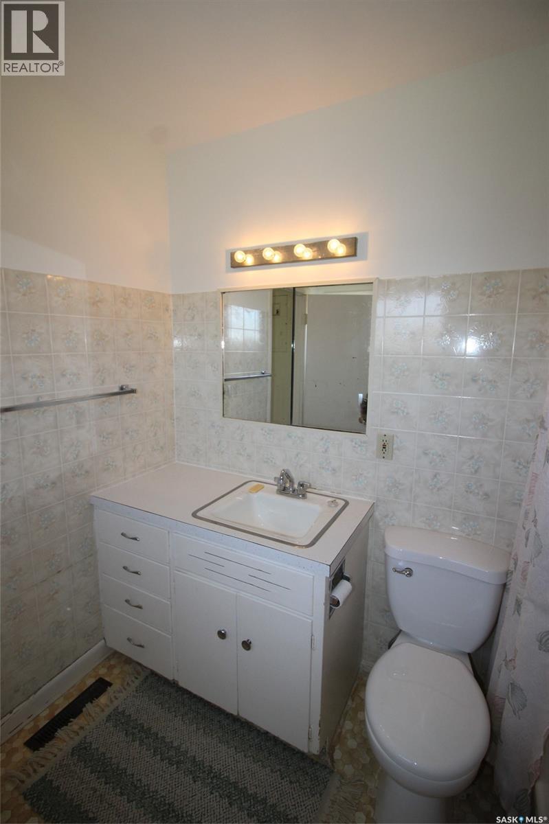 710 Railway AVENUE - 11