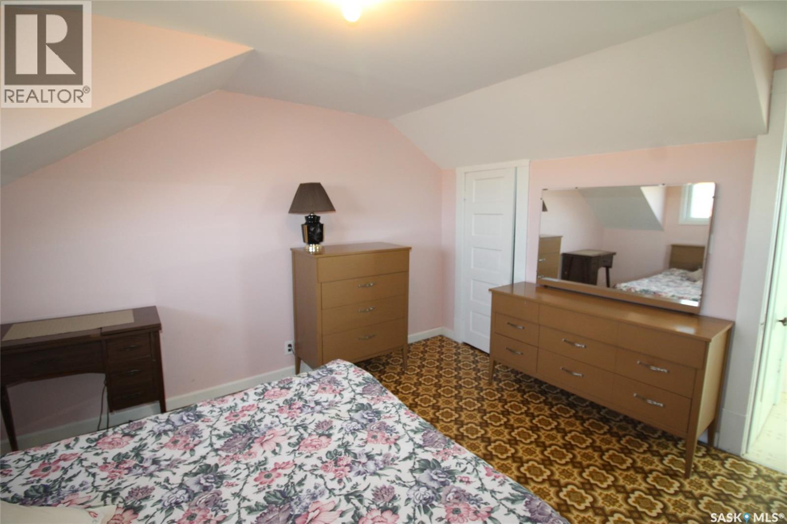 710 Railway AVENUE - 19