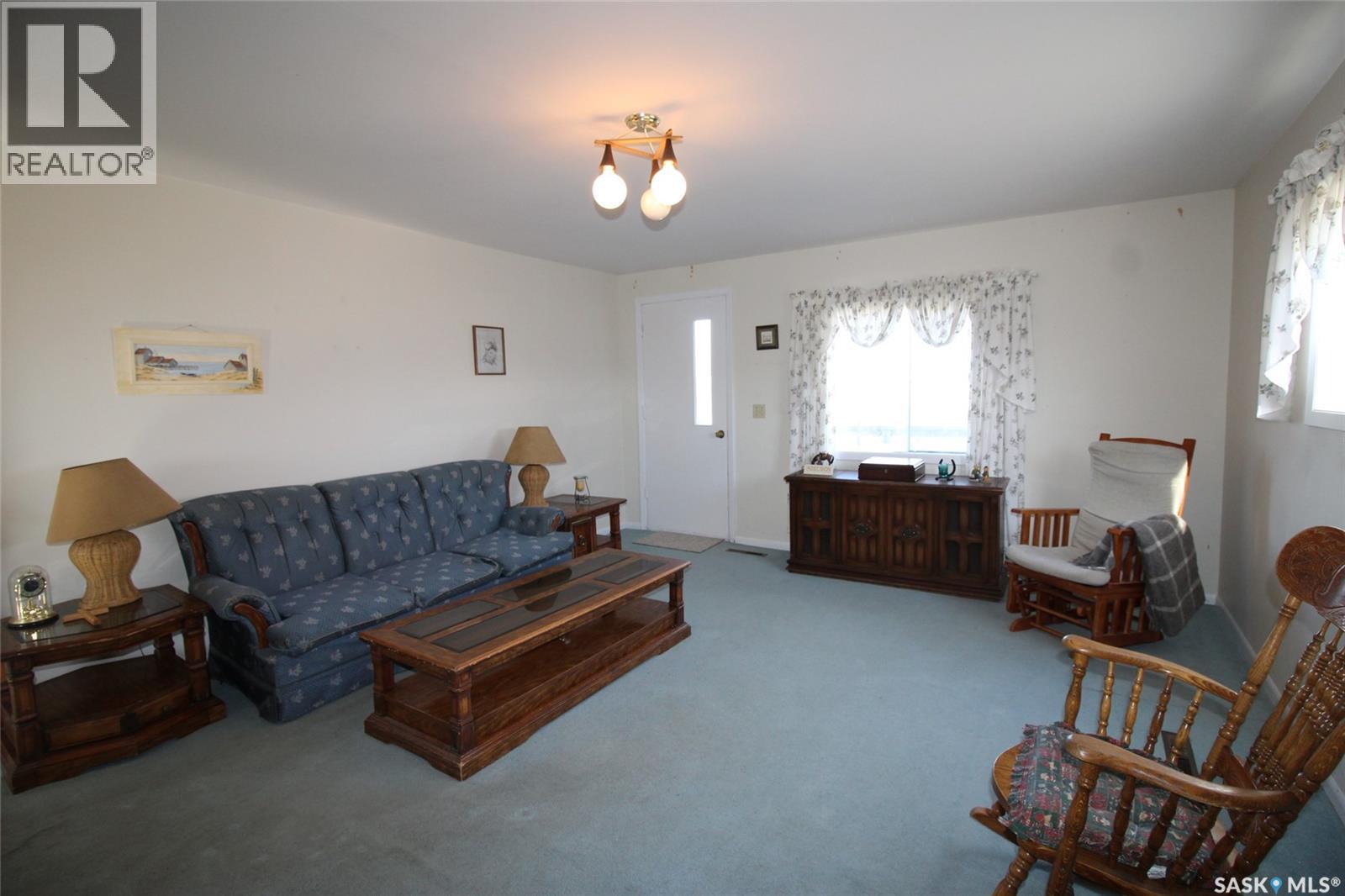 710 Railway AVENUE - 8