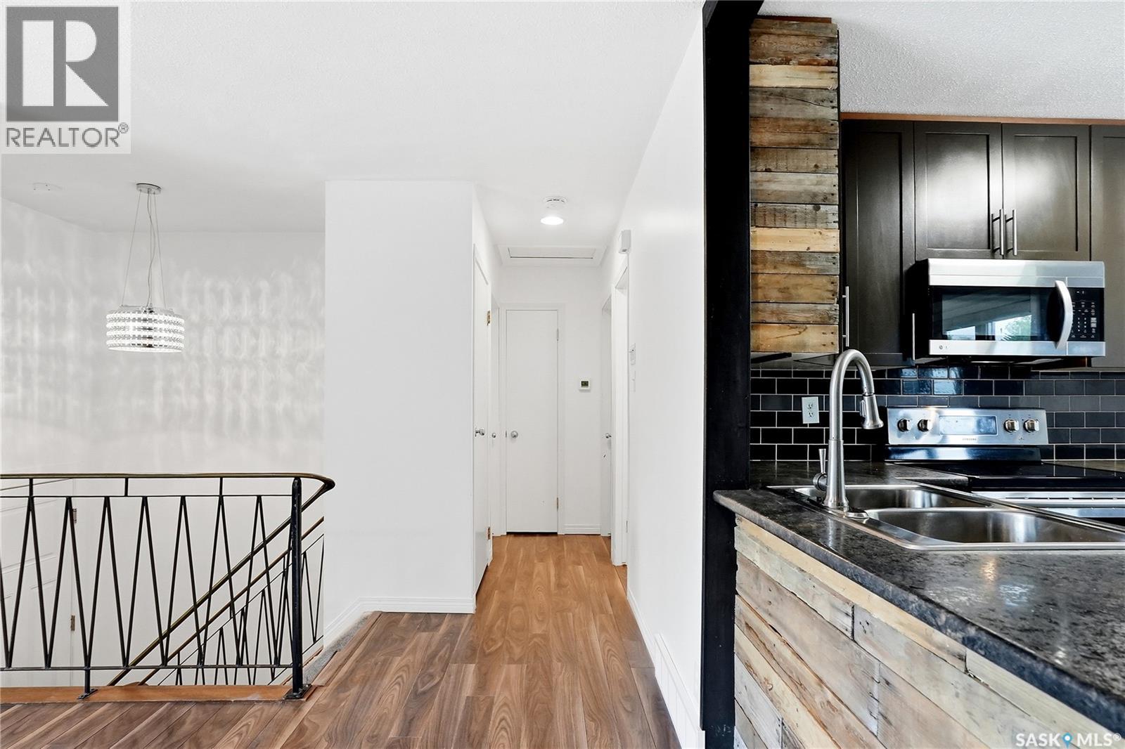 424 Dalhousie CRESCENT - 4