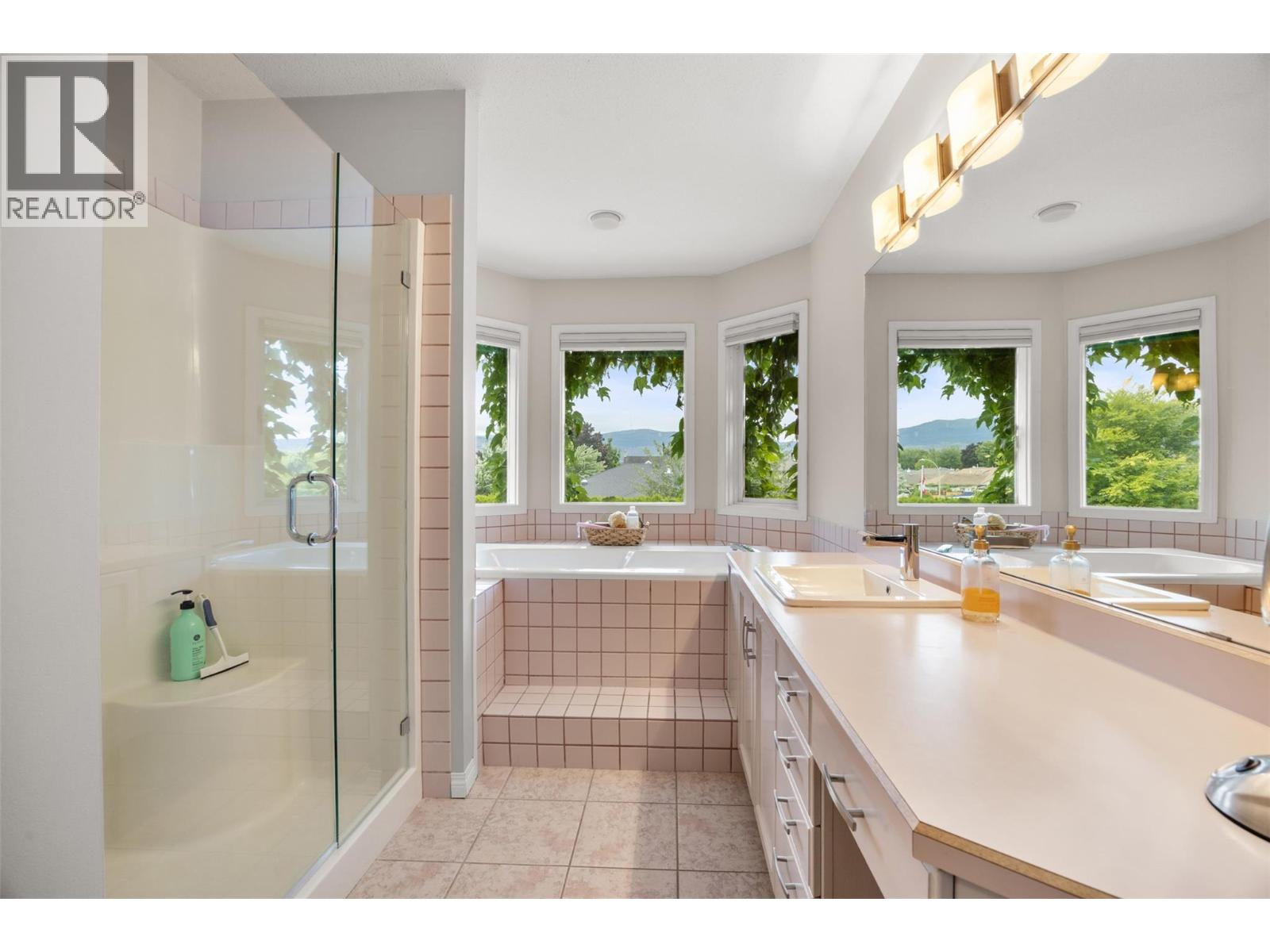 1045 Cameron Avenue, Kelowna
