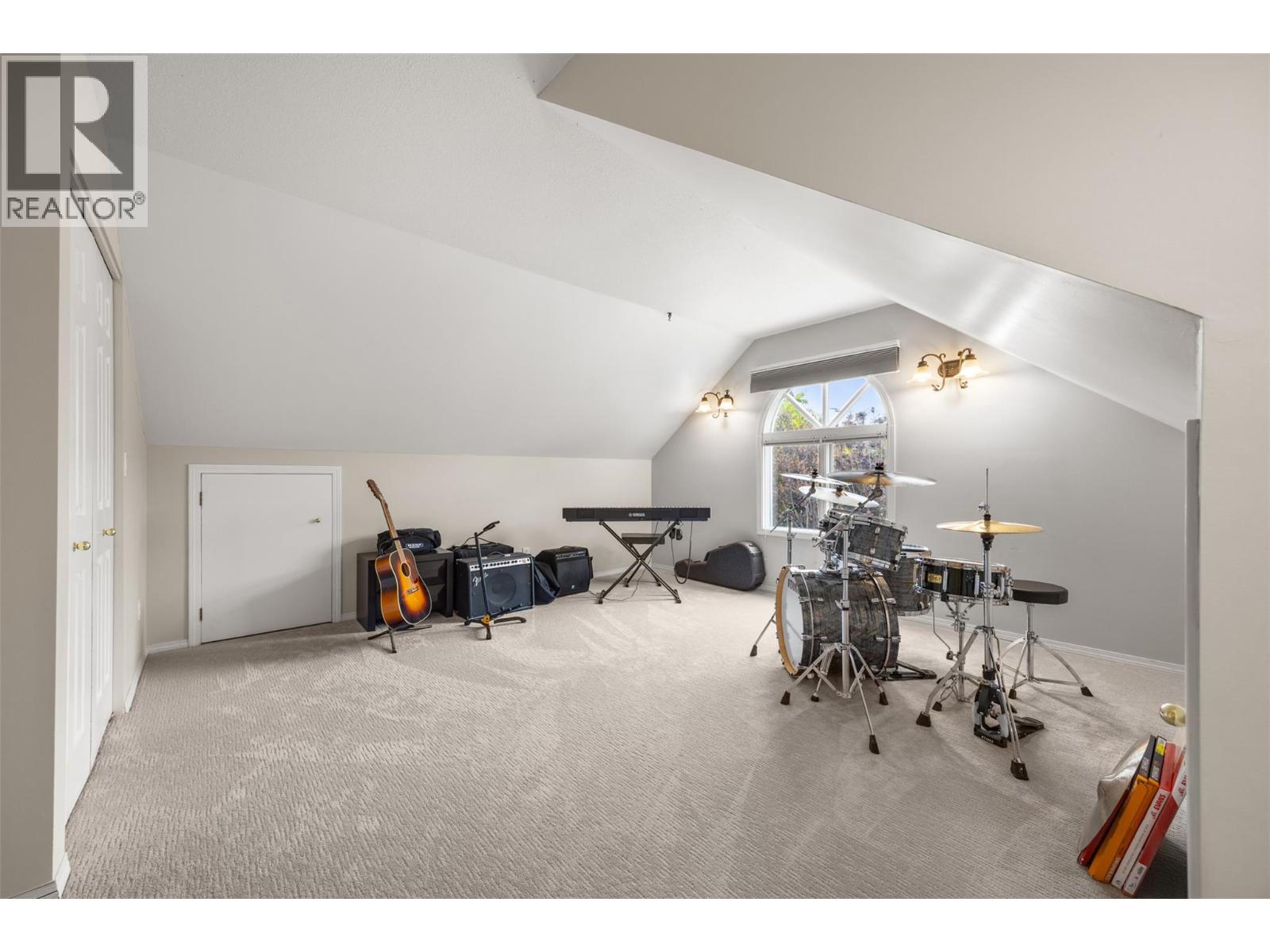  1045 Cameron Avenue, Kelowna