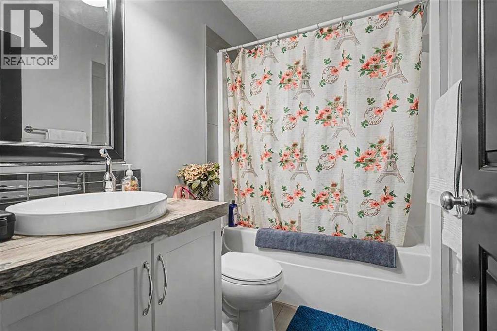 8770 72 Avenue — photo 15