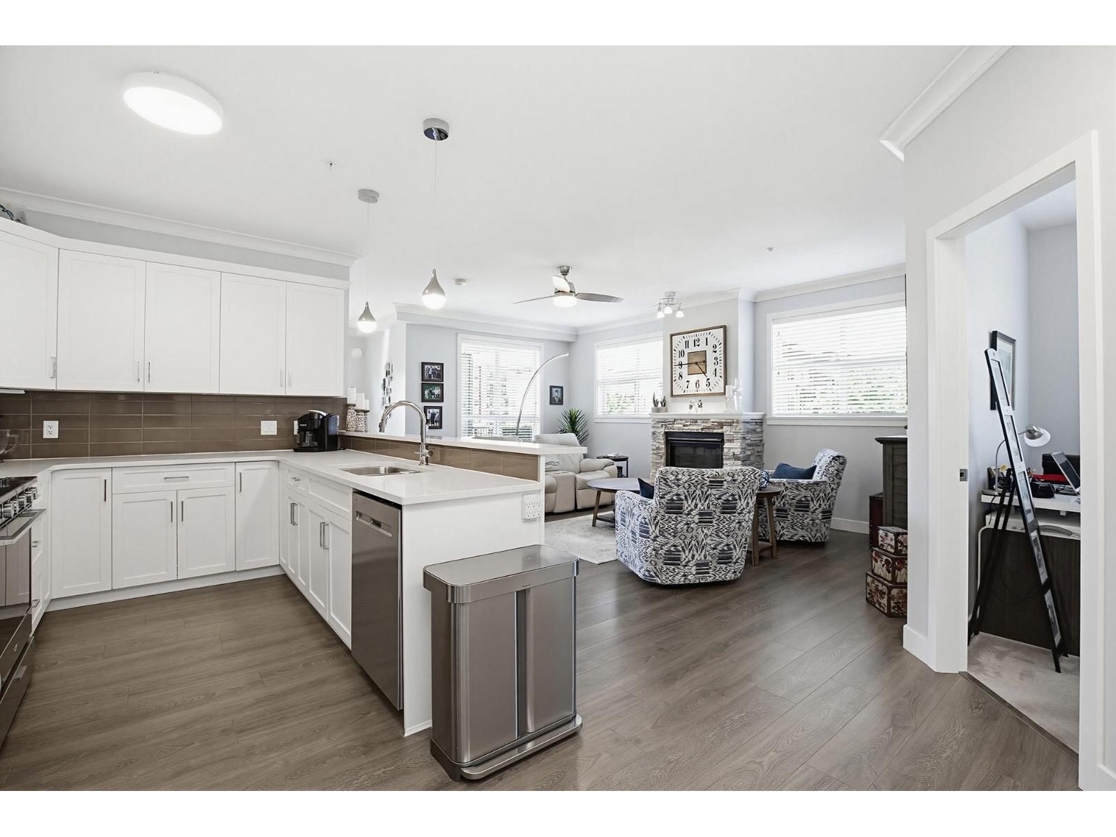 207 45630 SPADINA AVENUE, Chilliwack Proper West, Chilliwack