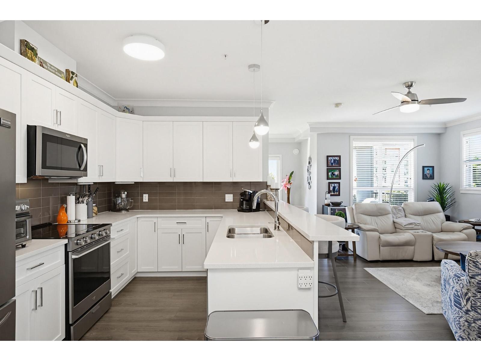 207 45630 SPADINA AVENUE, Chilliwack Proper West, Chilliwack
